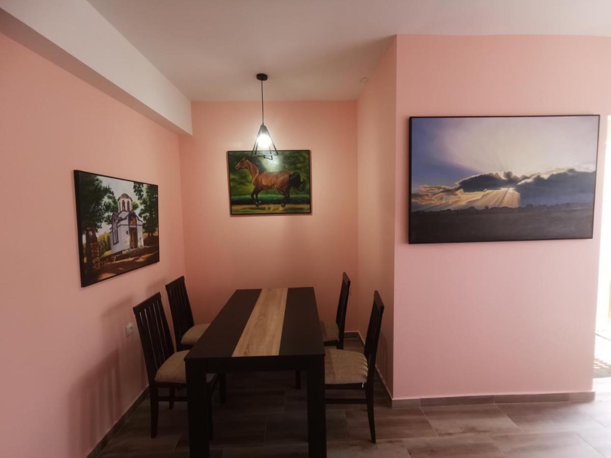 סקופיה Crown Apartments מראה חיצוני תמונה