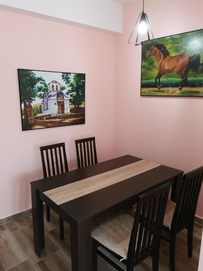 סקופיה Crown Apartments מראה חיצוני תמונה