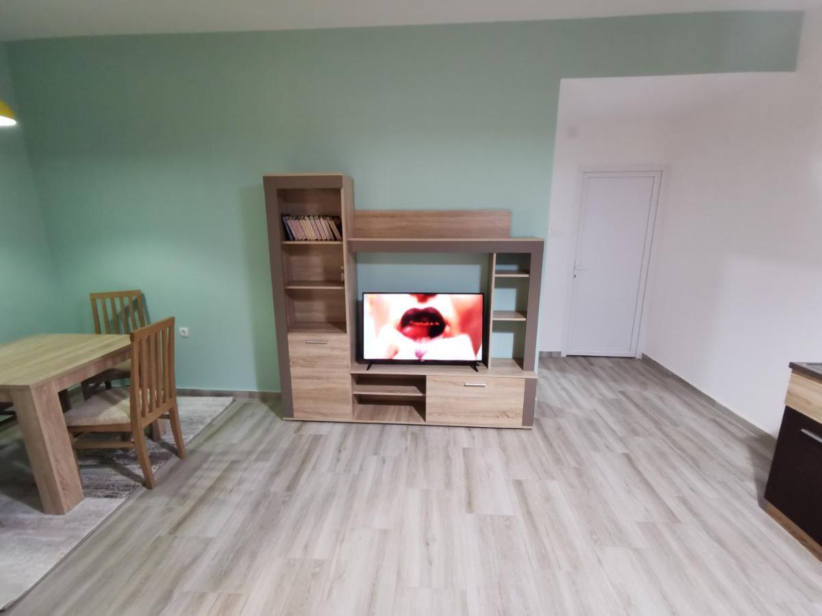 סקופיה Crown Apartments מראה חיצוני תמונה