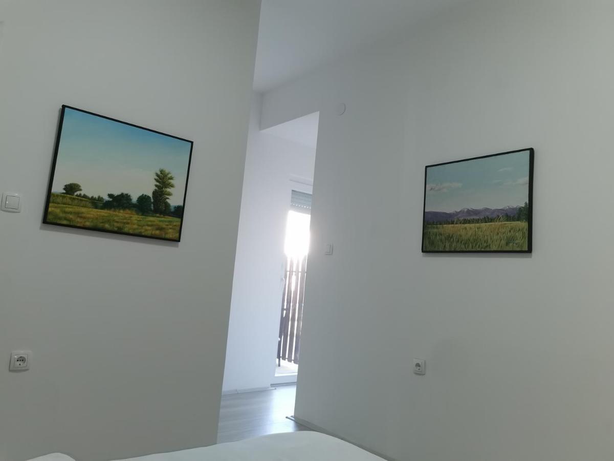 סקופיה Crown Apartments מראה חיצוני תמונה