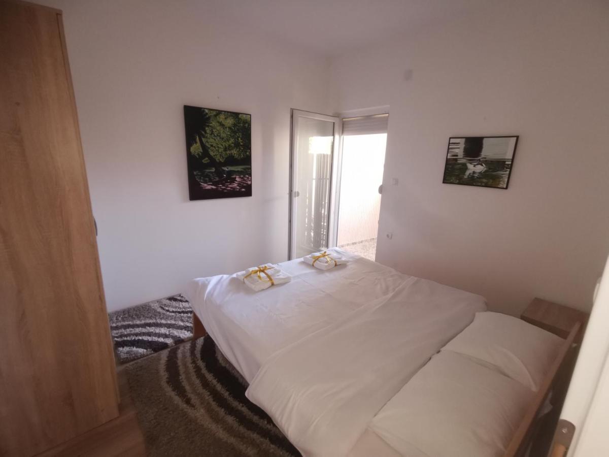 סקופיה Crown Apartments מראה חיצוני תמונה