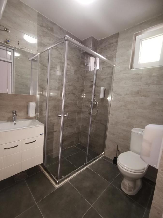 סקופיה Crown Apartments מראה חיצוני תמונה