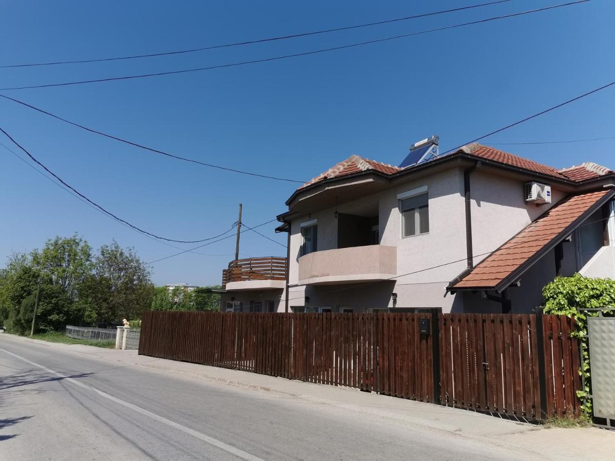 סקופיה Crown Apartments מראה חיצוני תמונה