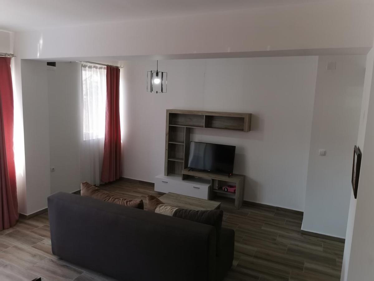 סקופיה Crown Apartments מראה חיצוני תמונה