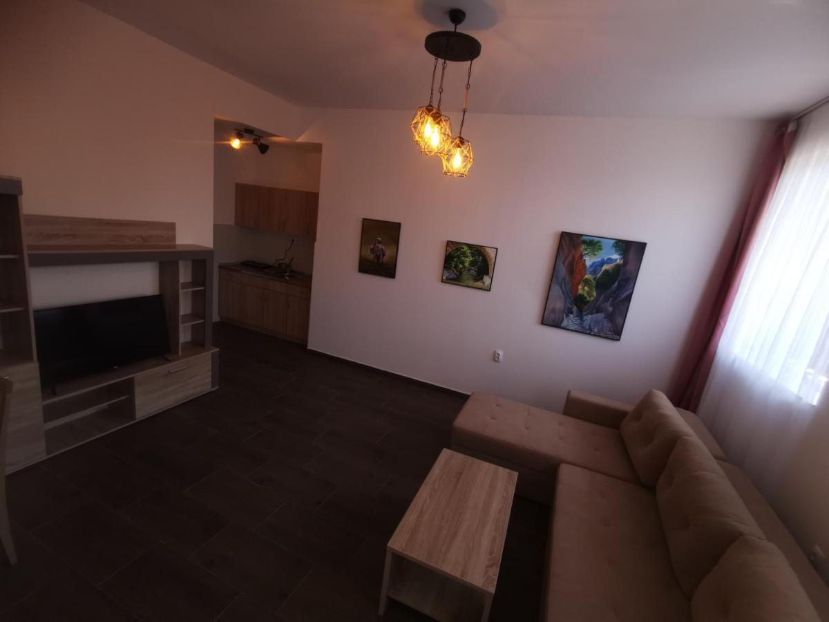 סקופיה Crown Apartments מראה חיצוני תמונה