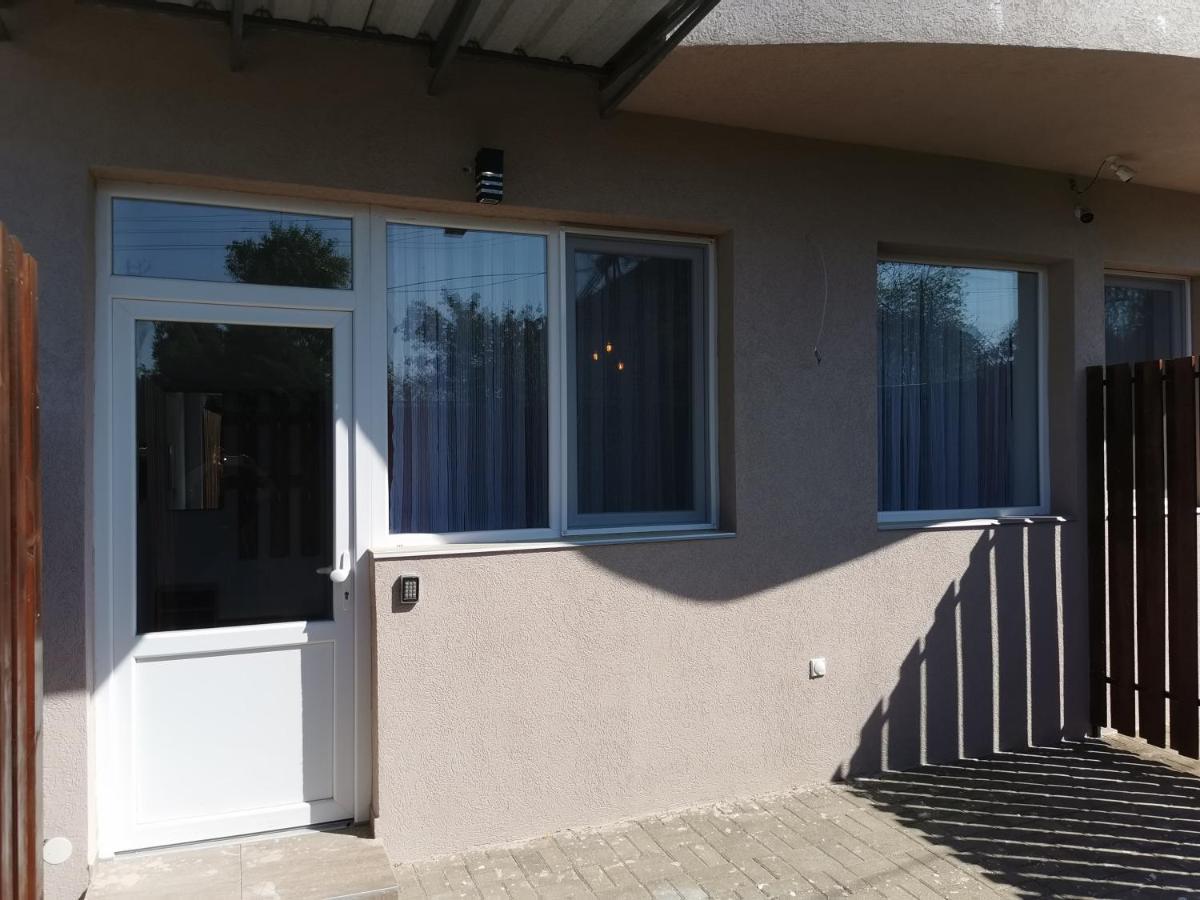 סקופיה Crown Apartments מראה חיצוני תמונה