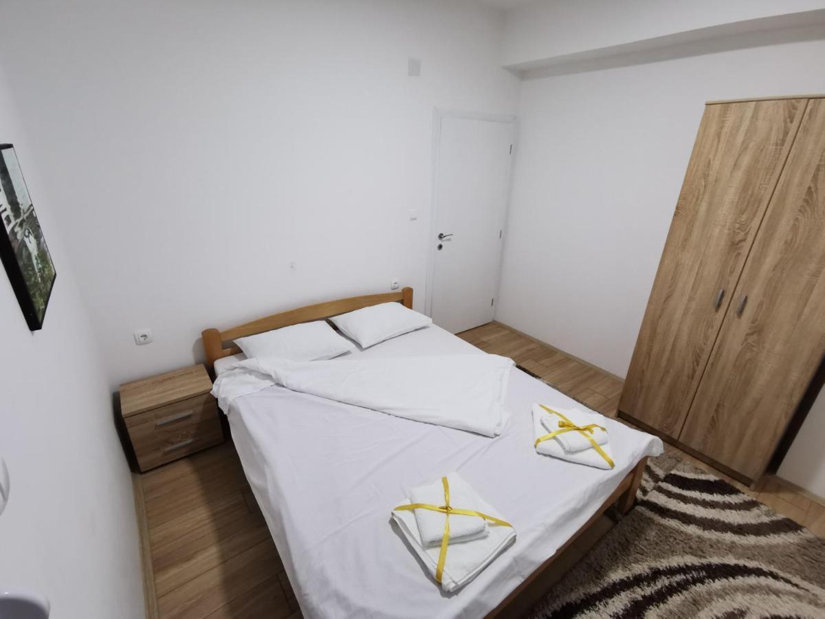 סקופיה Crown Apartments מראה חיצוני תמונה