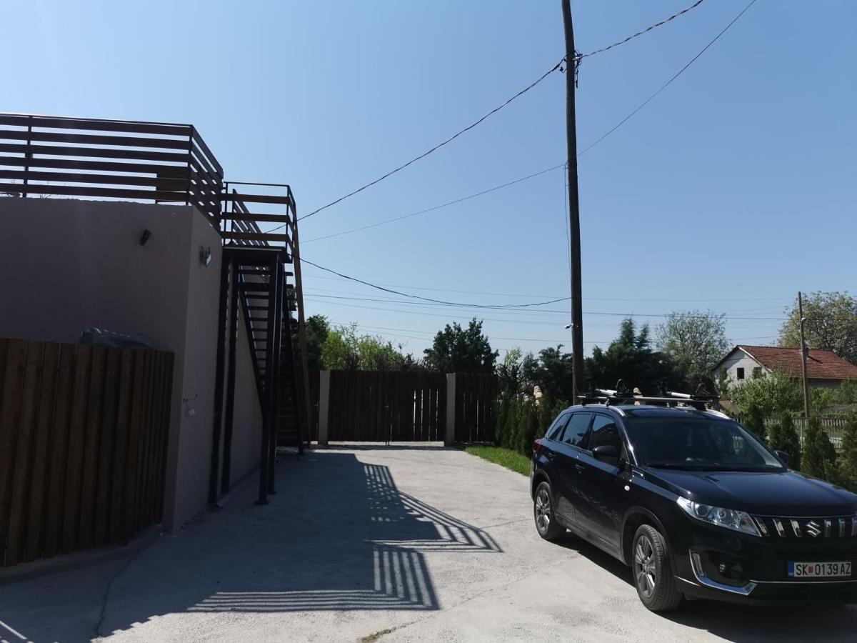 סקופיה Crown Apartments מראה חיצוני תמונה