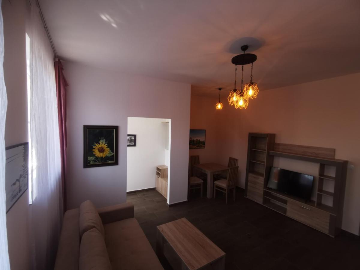 סקופיה Crown Apartments מראה חיצוני תמונה
