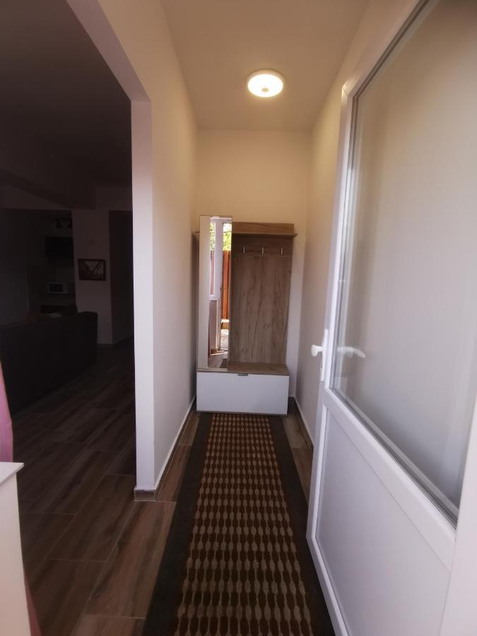 סקופיה Crown Apartments מראה חיצוני תמונה