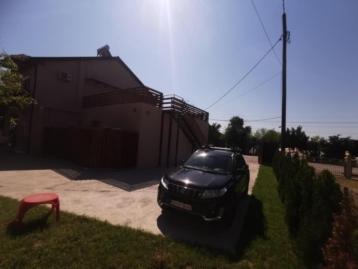 סקופיה Crown Apartments מראה חיצוני תמונה