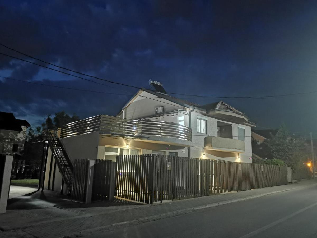 סקופיה Crown Apartments מראה חיצוני תמונה